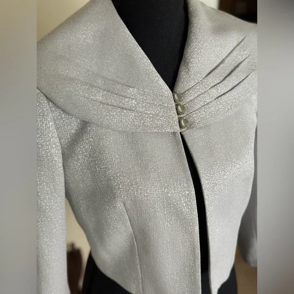 Tahari Women's Silver and Grey Suit Jacket